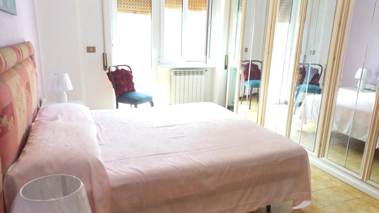 Appartamento Incantevole Al Centro Di Torvaianica Eksteriør bilde